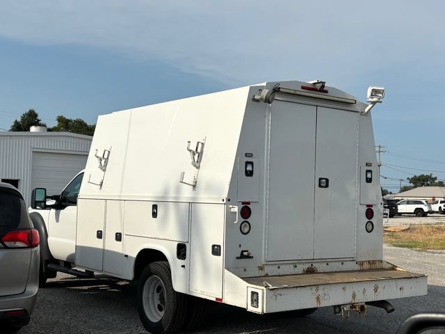 Used 2015 Ford F550 Luxury RWD image 4