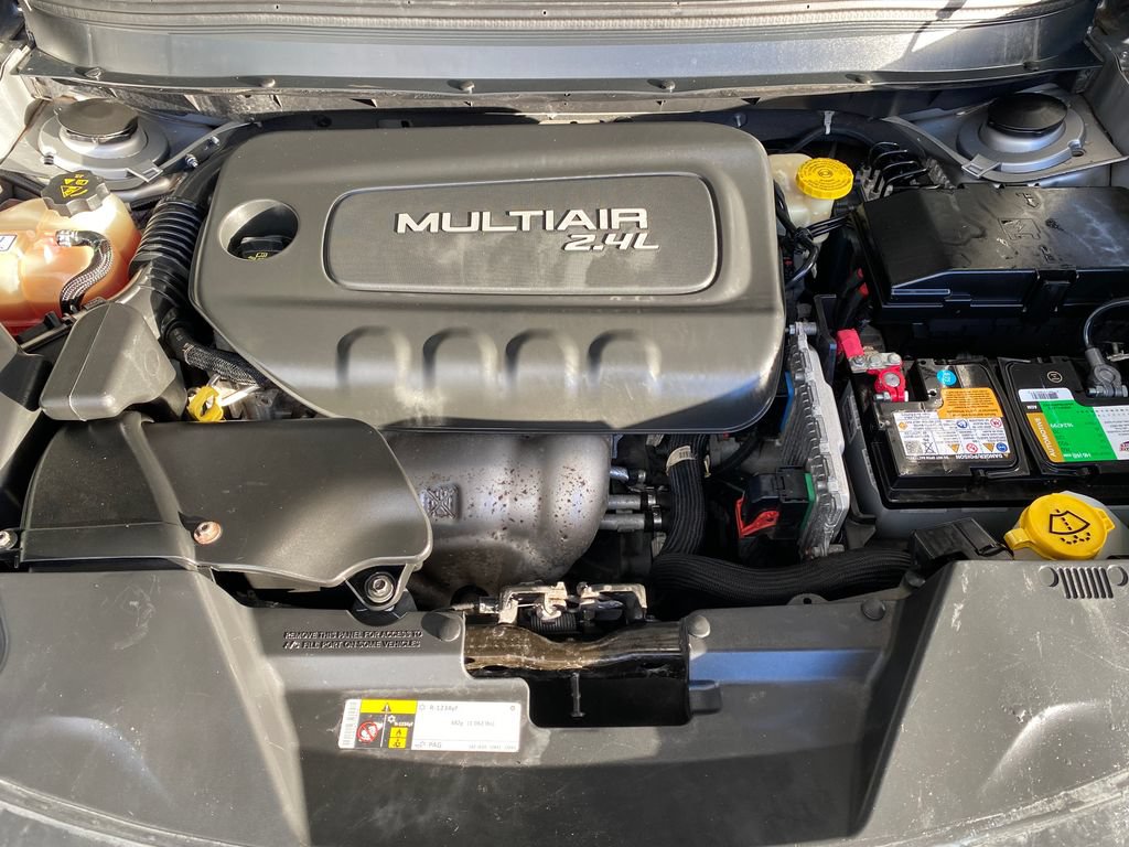 Used 2016 Jeep Cherokee Latitude FWD image 28