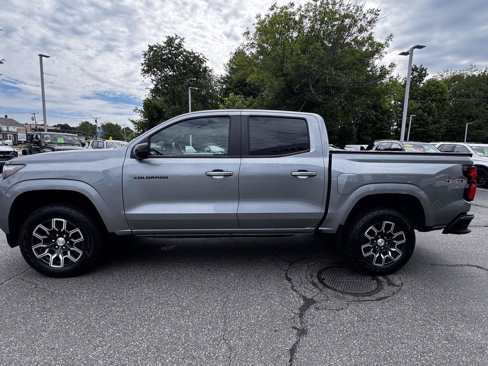 Certified 2024 Chevrolet Colorado LT w/ LT Convenience Package III AWD/4WD image 4