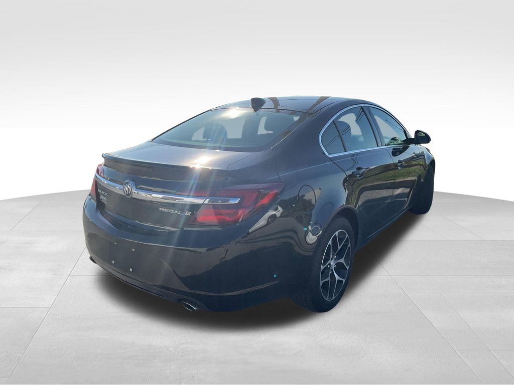 Used 2017 Buick Regal Sport Touring image 8