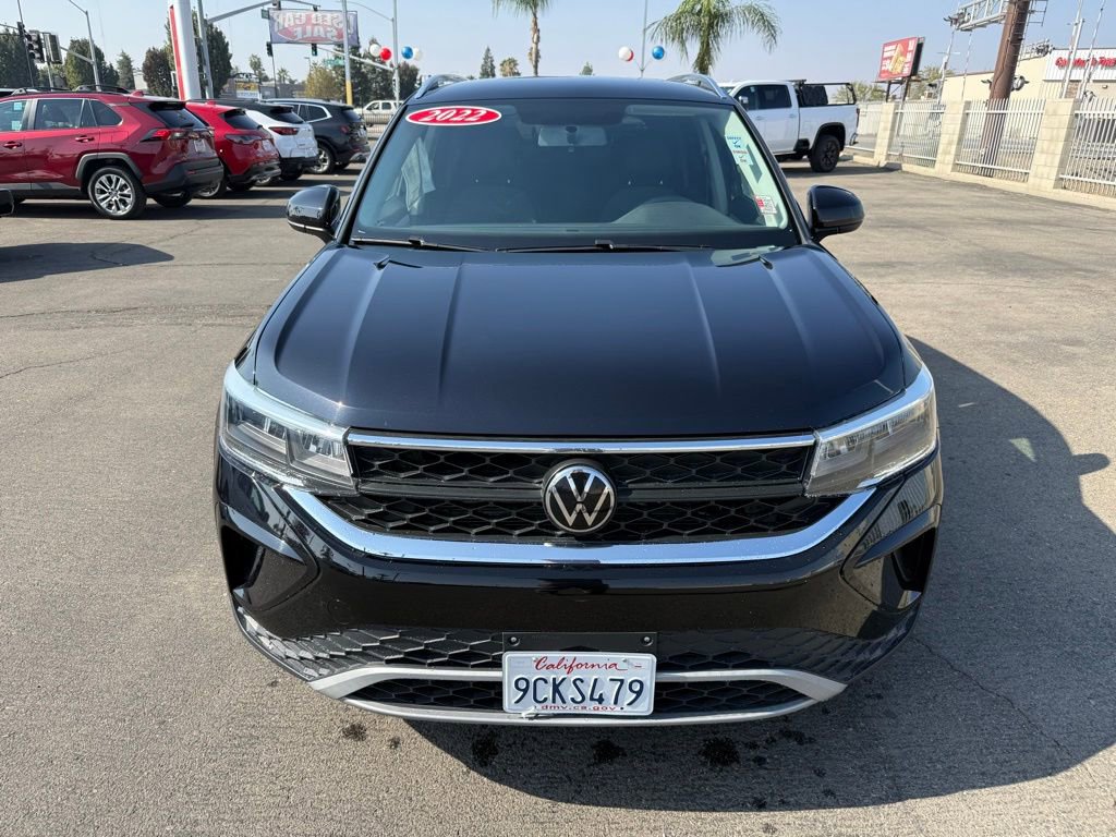 Used 2022 Volkswagen Taos SE video 2