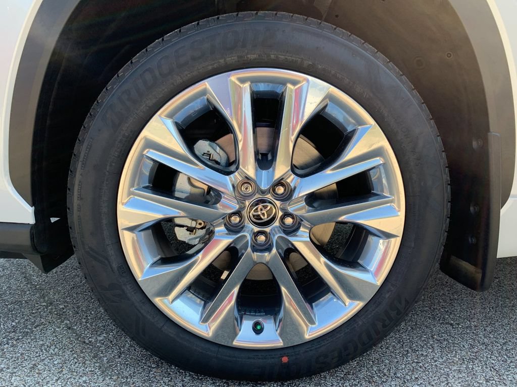 New 2026 Toyota Highlander Limited AWD/4WD image 32