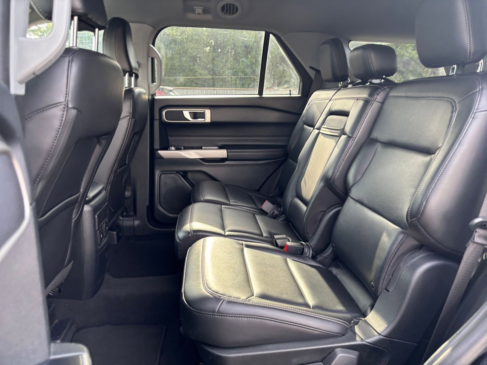 Used 2023 Ford Explorer XLT w/ Equipment Group 202A RWD image 28
