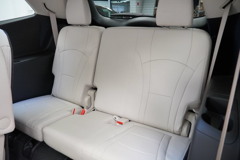 Used 2023 Buick Enclave Essence w/ Experience Buick Package AWD/4WD image 13