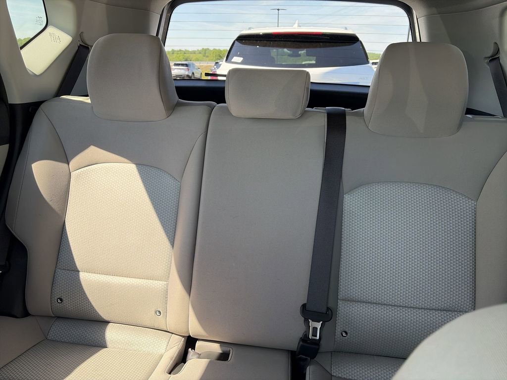 Used 2025 Kia Soul LX w/ LX Technology Package FWD image 21