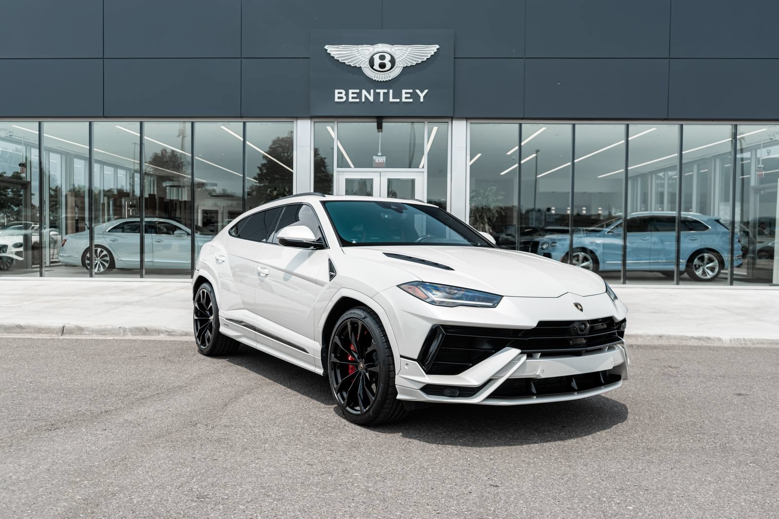 Used 2023 Lamborghini Urus S AWD/4WD image 17