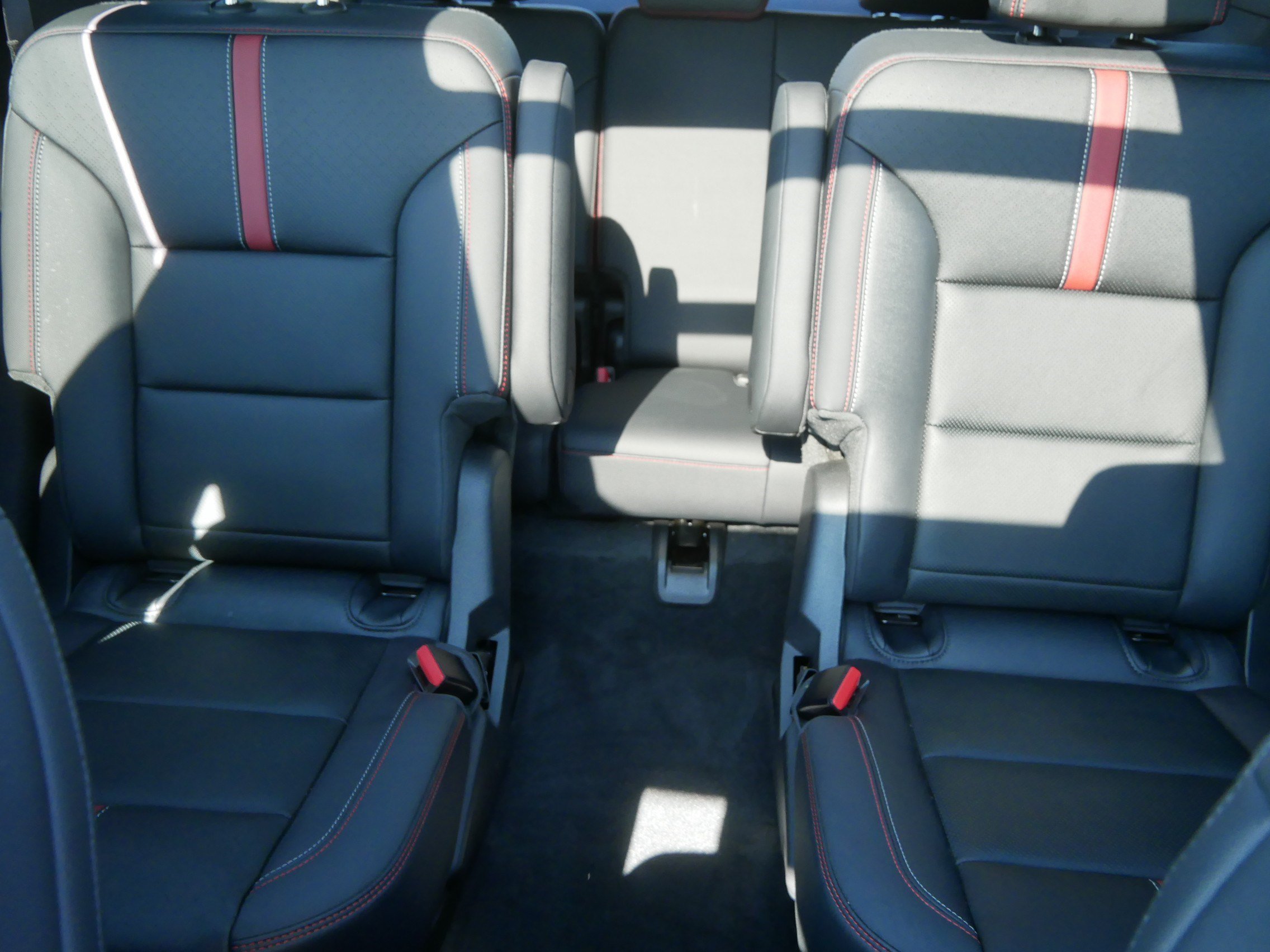 Used 2024 Chevrolet Traverse RS FWD image 13