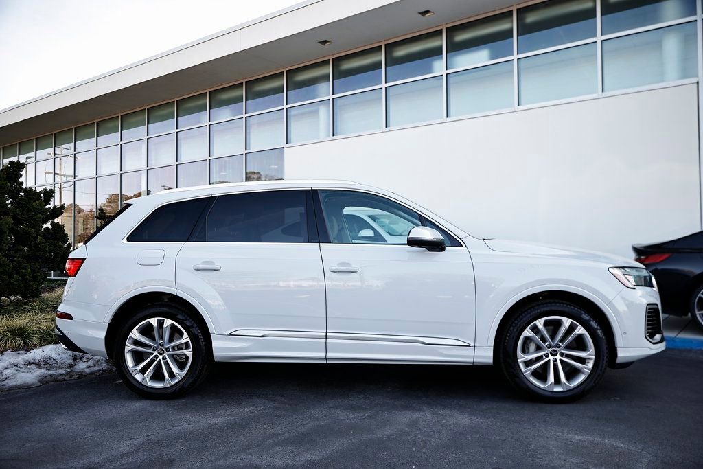 Used 2025 Audi Q7 3.0T Premium Plus image 4