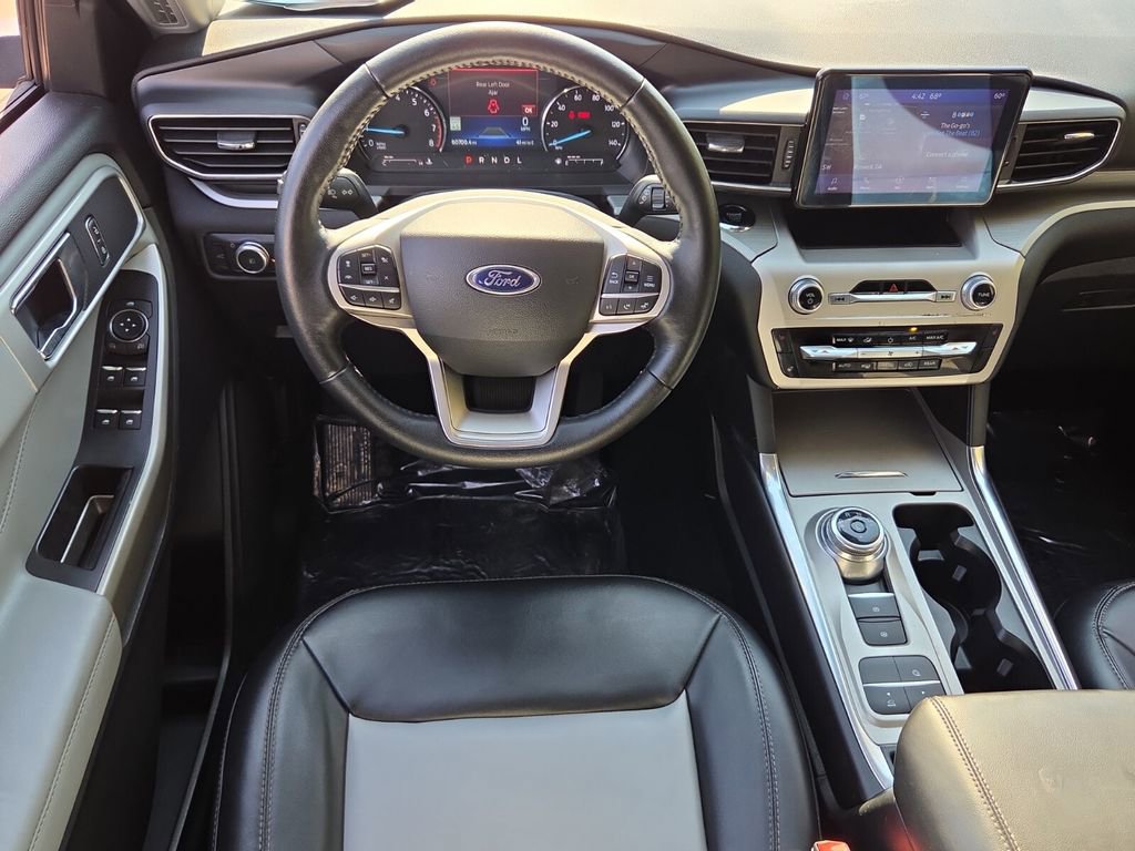 Used 2022 Ford Explorer XLT w/ Equipment Group 202A RWD image 15