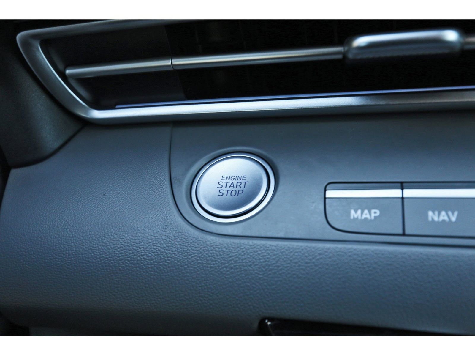Certified 2025 Hyundai Elantra SEL FWD image 28