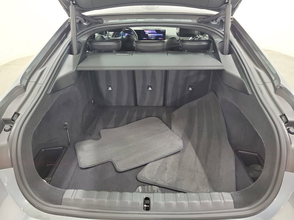 Used 2025 BMW i4 eDrive40 image 11