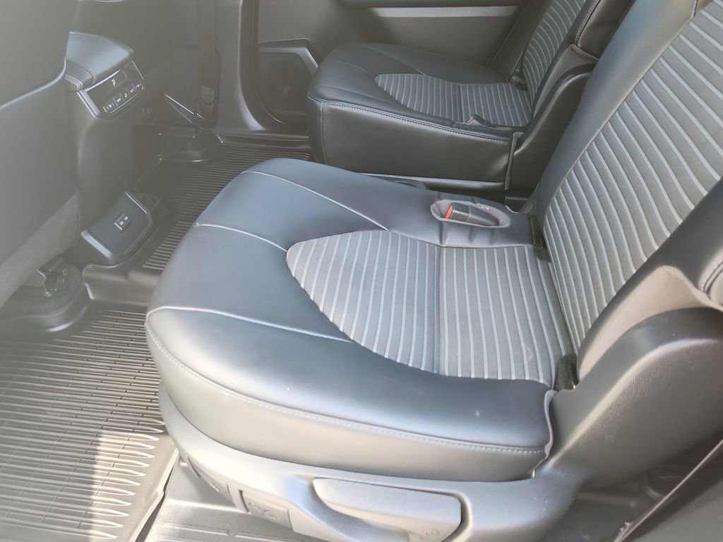 Used 2023 Toyota Highlander XSE image 10