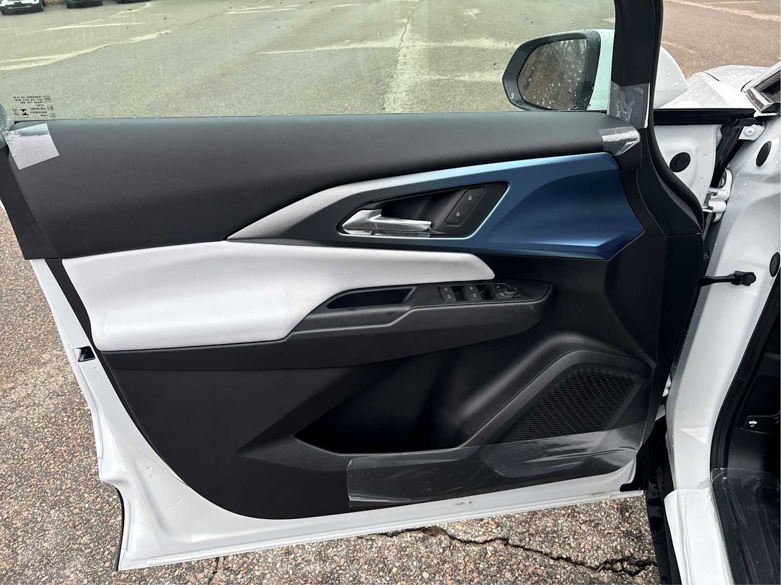 New 2026 Chevrolet Equinox EV LT image 20