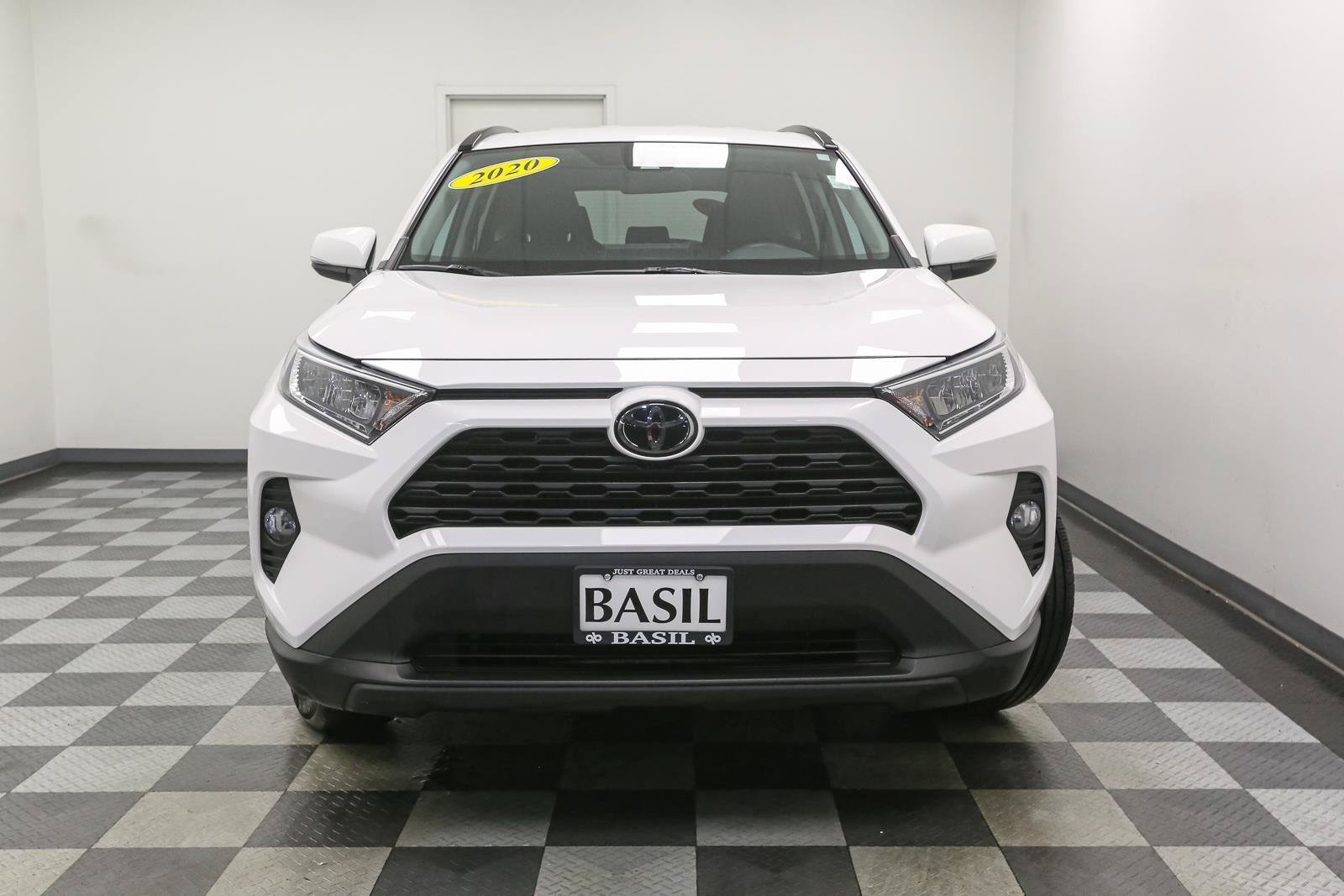 Used 2020 Toyota RAV4 XLE AWD/4WD image 3
