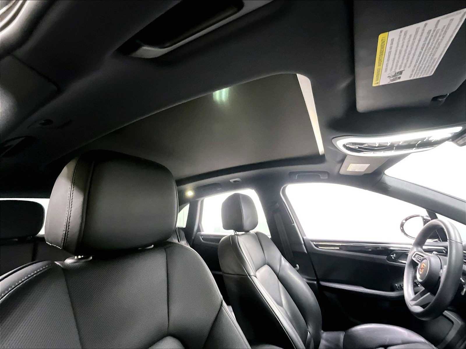 Used 2025 Porsche Macan image 27