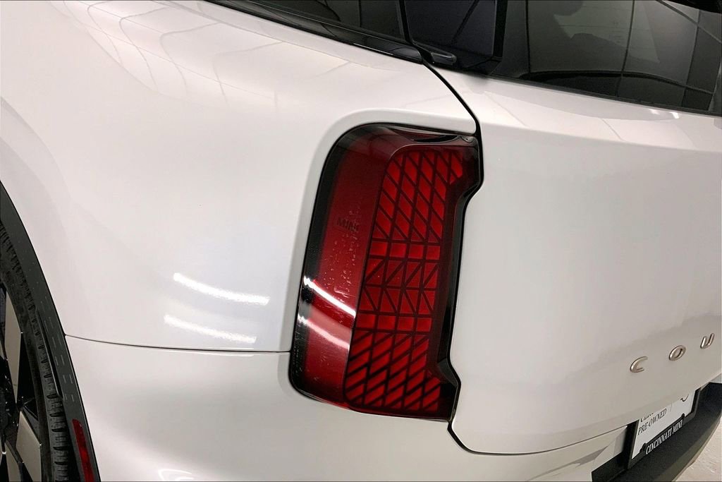 Certified 2025 MINI Cooper Countryman S w/ Comfort Package Max image 28