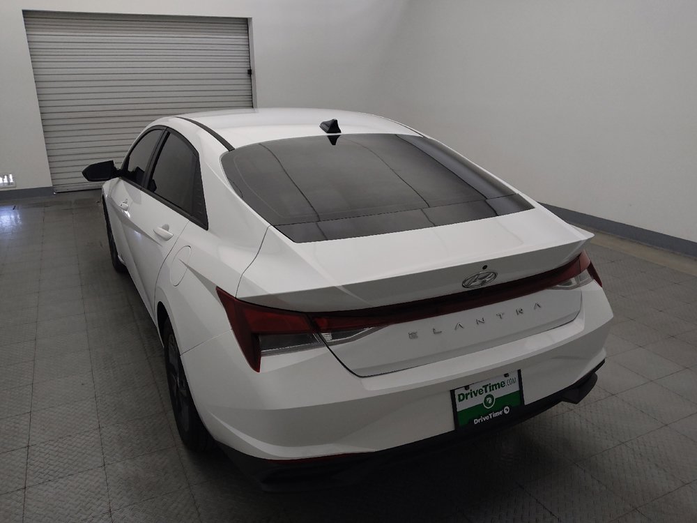 Used 2022 Hyundai Elantra SEL FWD image 6