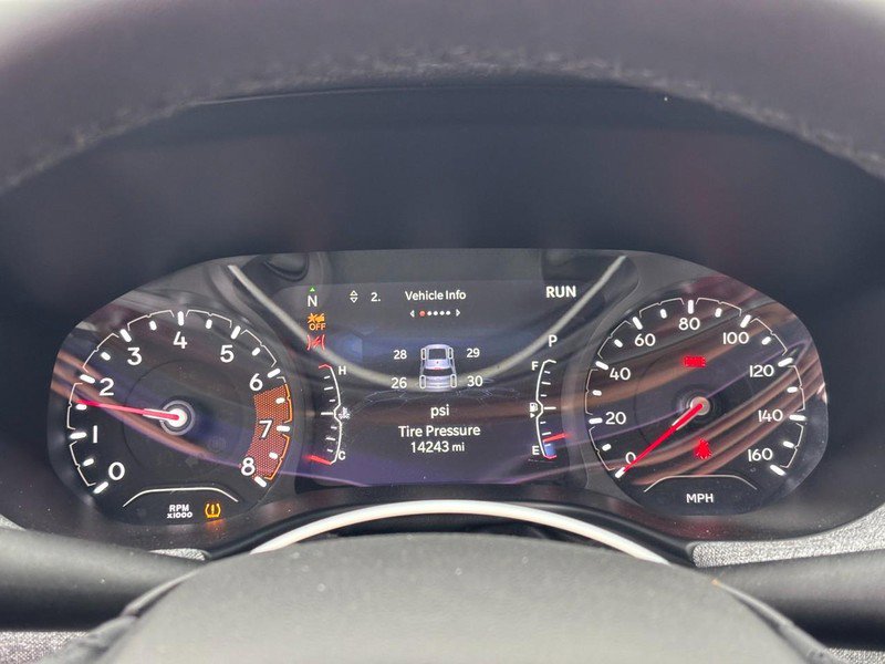 Used 2024 Jeep Compass Latitude image 21