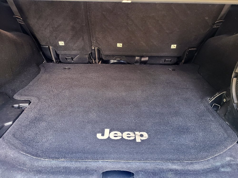 Used 2013 Jeep Wrangler Unlimited Sahara w/ Dual Top Group AWD/4WD image 21