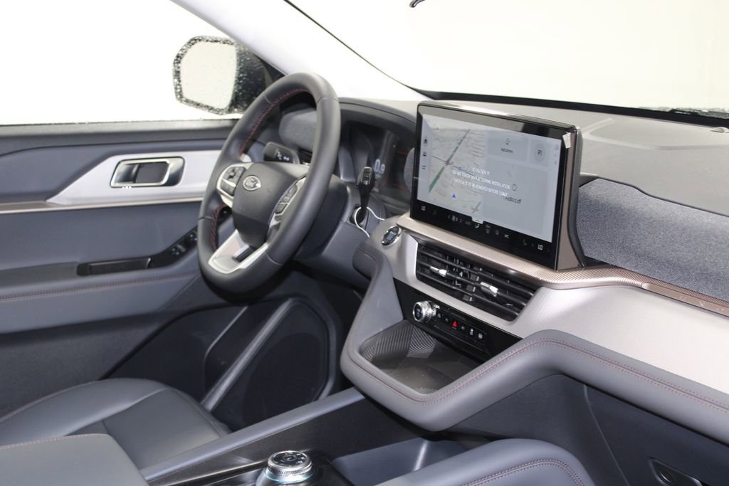 New 2026 Ford Explorer Active RWD image 31
