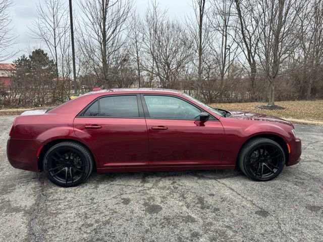 Used 2018 Chrysler 300 Touring w/ Sport Appearance Package image 2