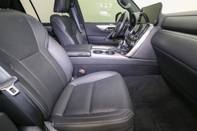 Used 2024 Lexus LX 600 F Sport image 19