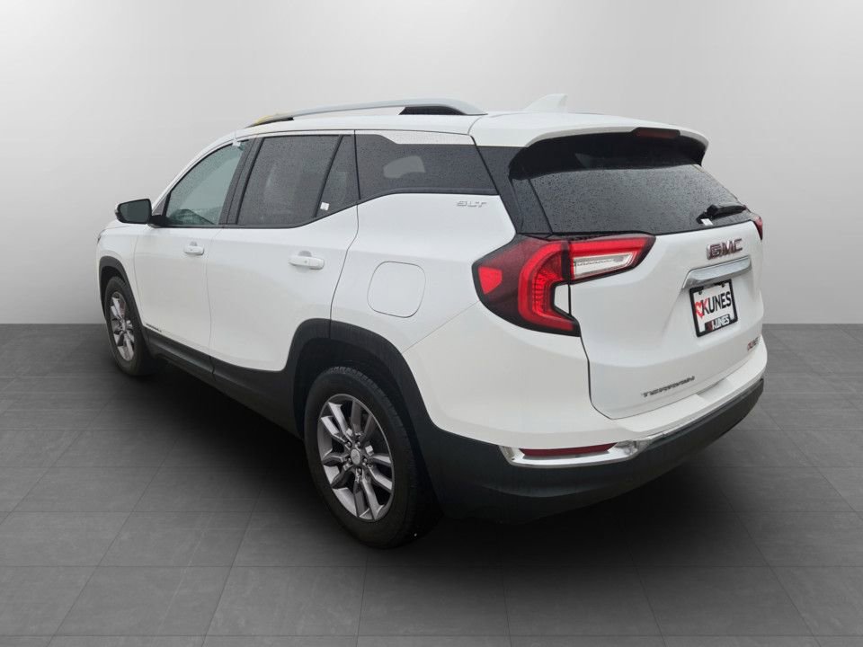 Used 2024 GMC Terrain SLT image 9