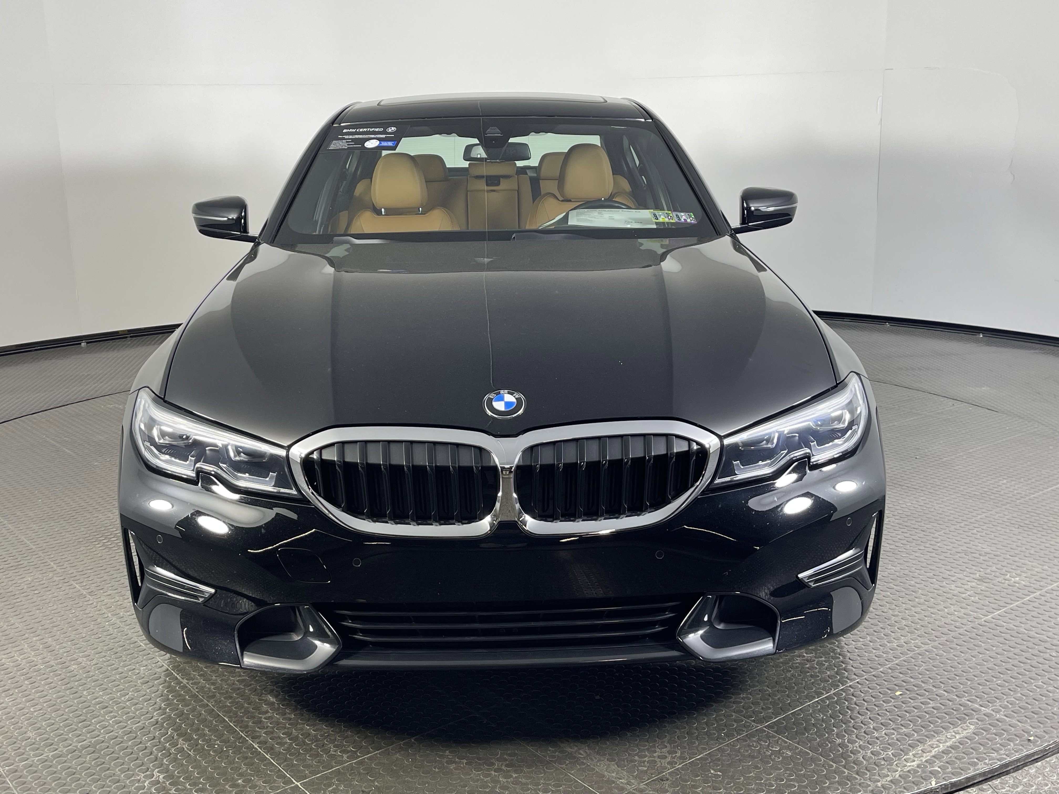 Certified 2022 BMW 330i xDrive Sedan w/ Driving Assistance Package image 2