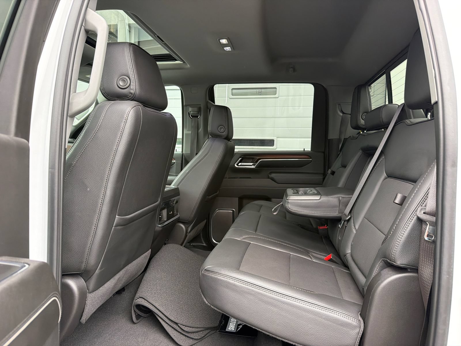 Used 2024 GMC Sierra 3500 Denali AWD/4WD image 22