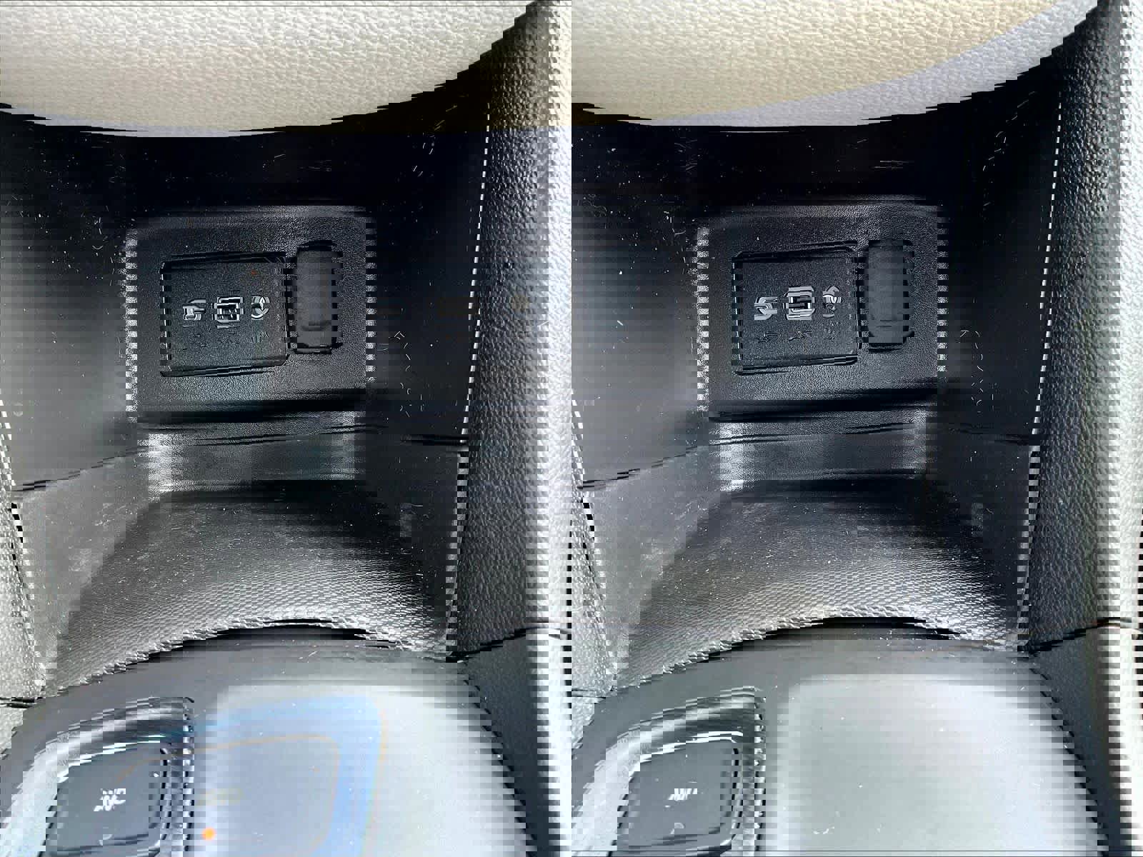 Used 2023 Chevrolet Equinox LS image 25