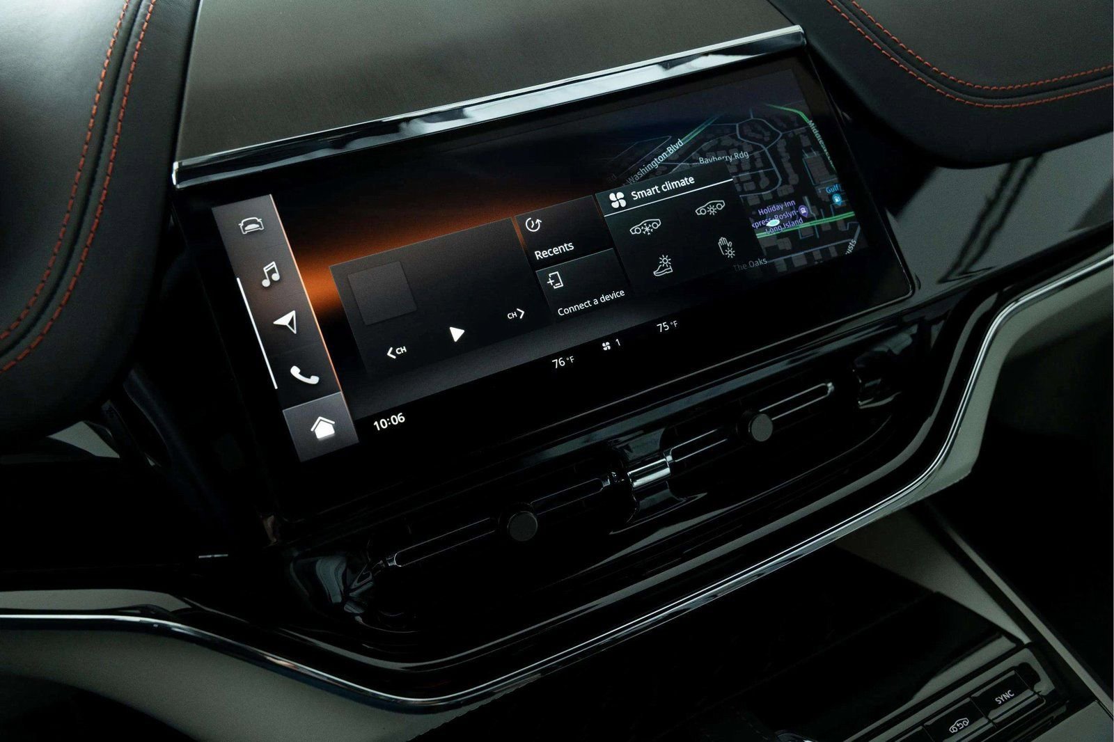 Used 2025 Aston Martin DBX 707 image 32