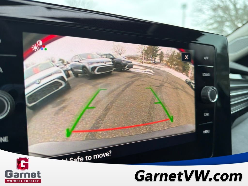 Used 2025 Volkswagen Jetta SE w/ Sunroof Package image 19