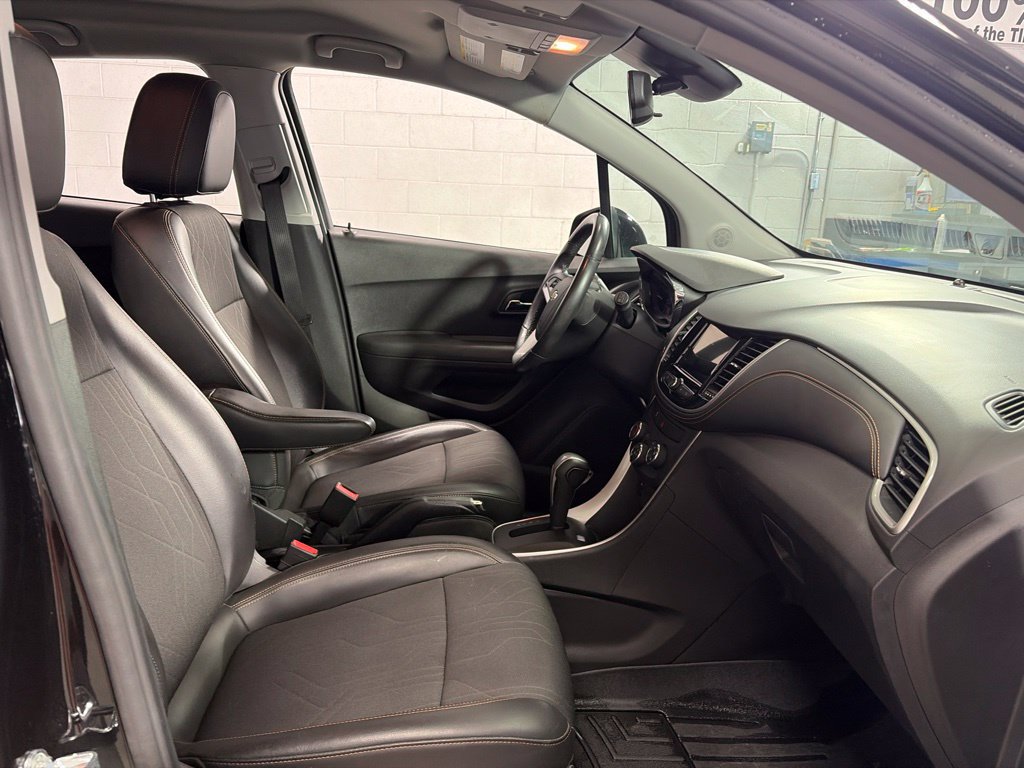 Used 2019 Chevrolet Trax LT w/ LT Convenience Package FWD image 27