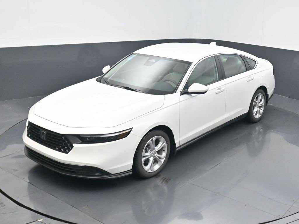 Certified 2025 Honda Accord LX image 9