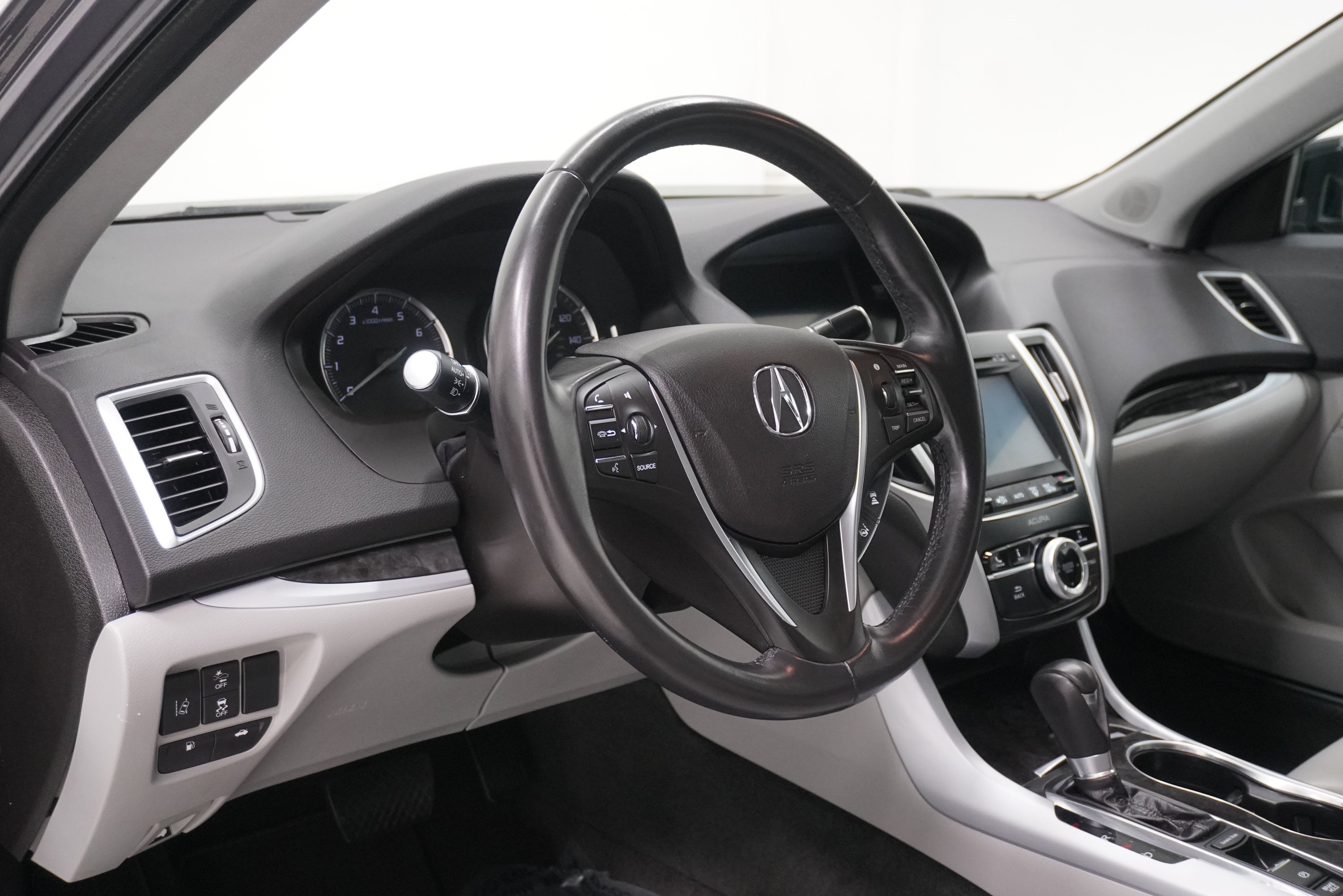 Used 2019 Acura TLX FWD image 9
