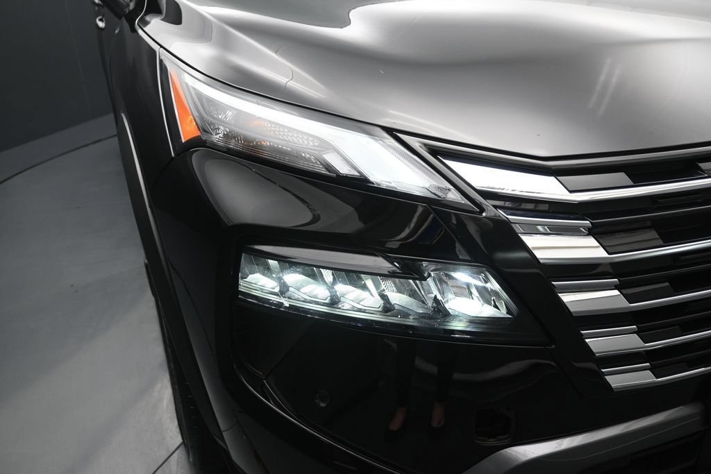 Certified 2025 Nissan Rogue SL AWD/4WD image 10