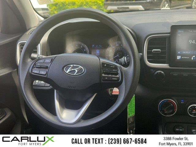 Used 2020 Hyundai Venue SE FWD image 16