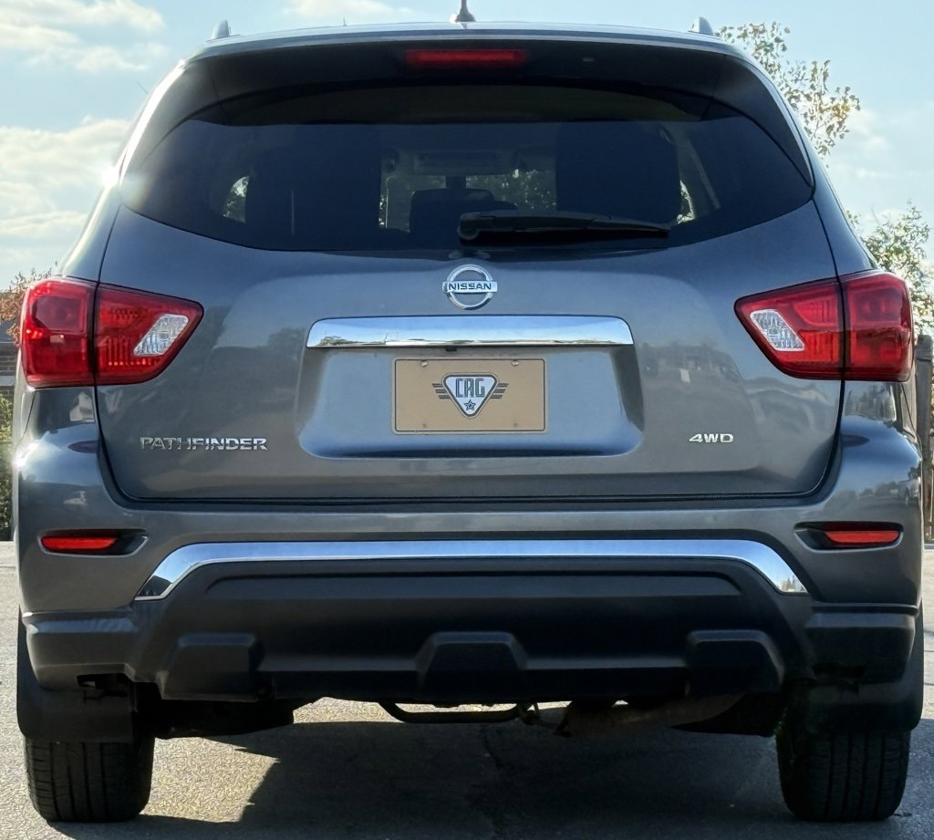 Used 2018 Nissan Pathfinder S image 4