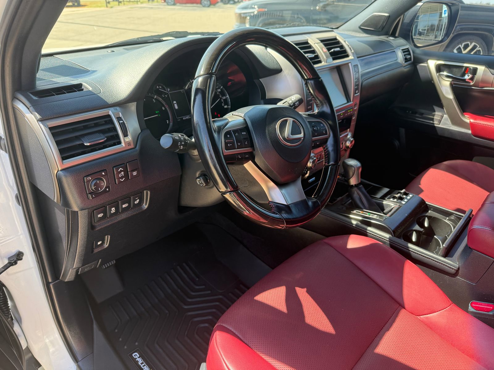 Used 2021 Lexus GX 460 Premium w/ Premium Package image 4