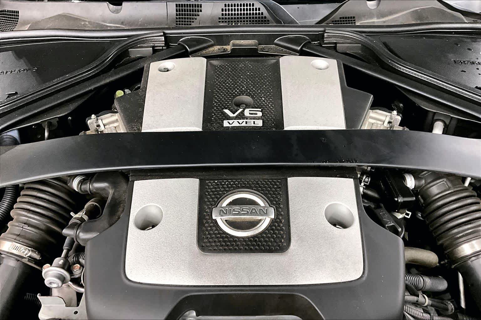 Used 2018 Nissan 370Z Touring Sport RWD image 31