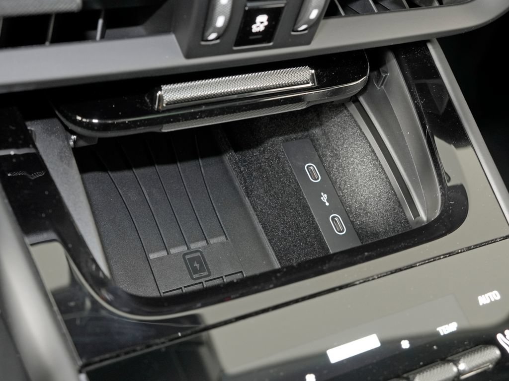New 2026 Porsche Cayenne GTS AWD/4WD image 32