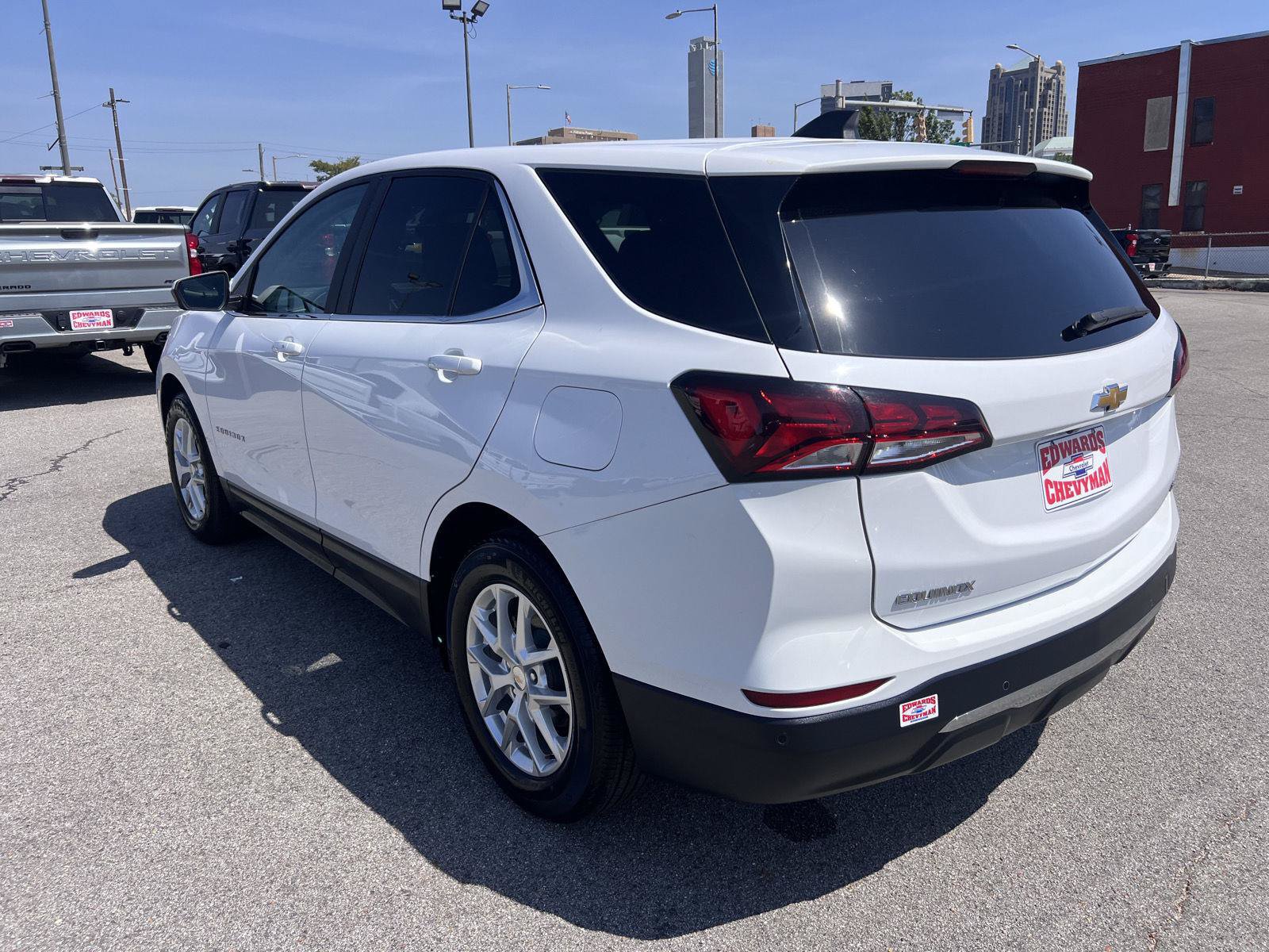 Used 2024 Chevrolet Equinox LT FWD image 30