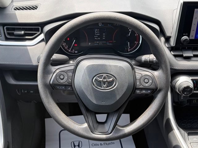 Used 2025 Toyota RAV4 XLE FWD image 35
