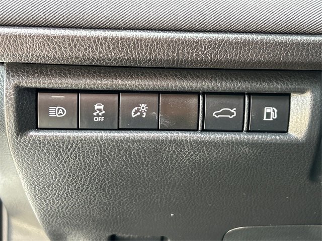 Used 2025 Toyota Camry LE image 22