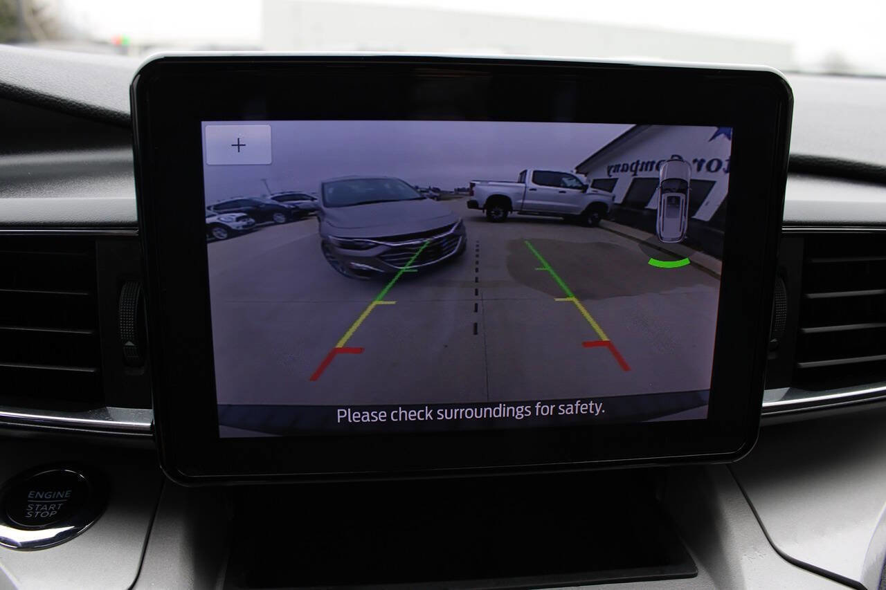 Used 2023 Ford Explorer XLT image 19