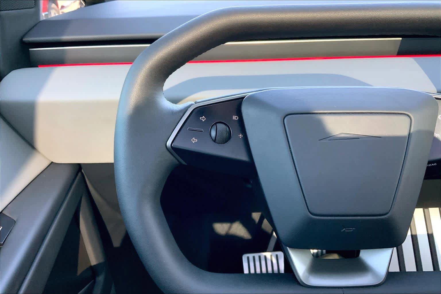 Used 2024 Tesla Cybertruck AWD Crew Cab image 22
