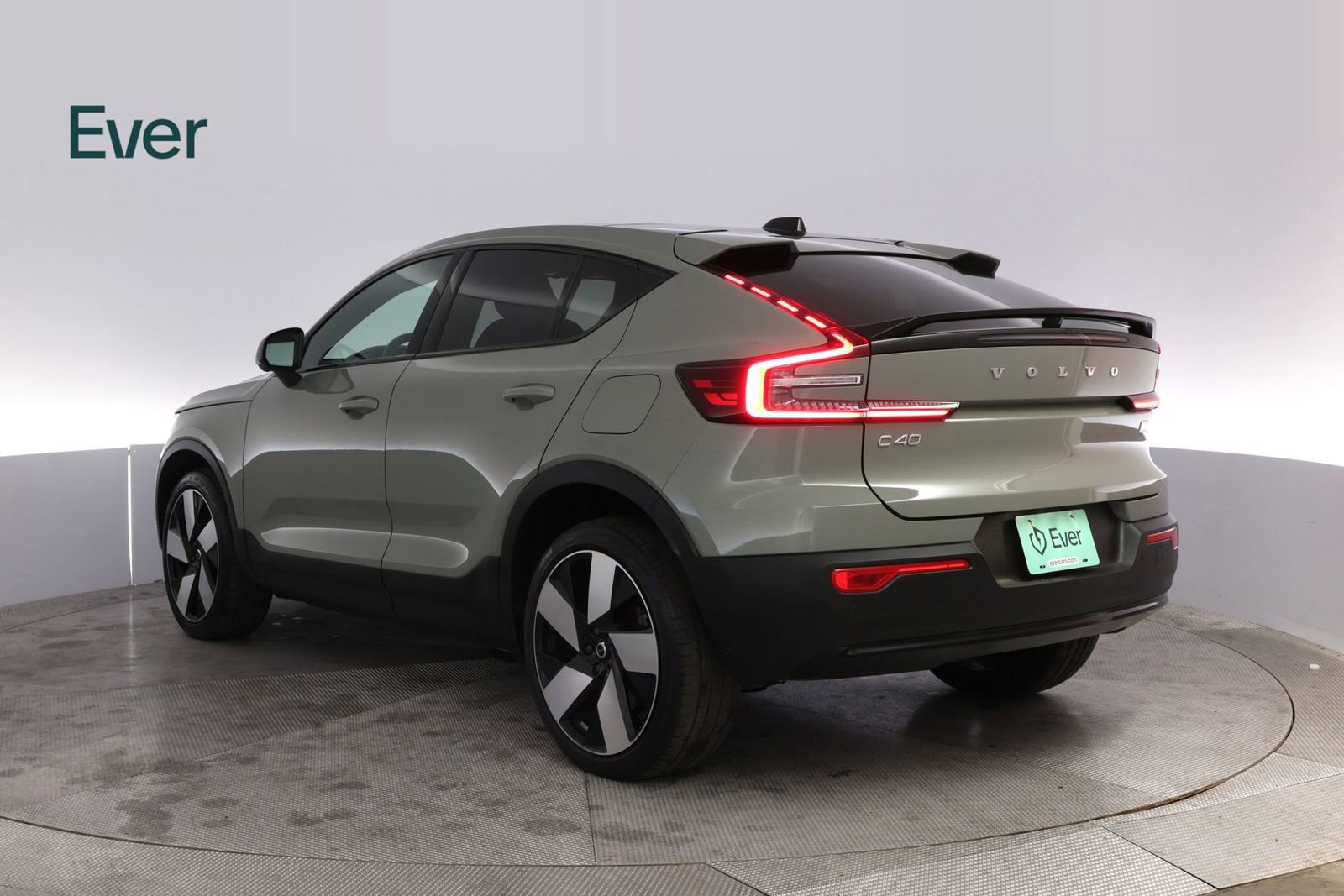 Used 2023 Volvo C40 P8 Recharge Ultimate image 17