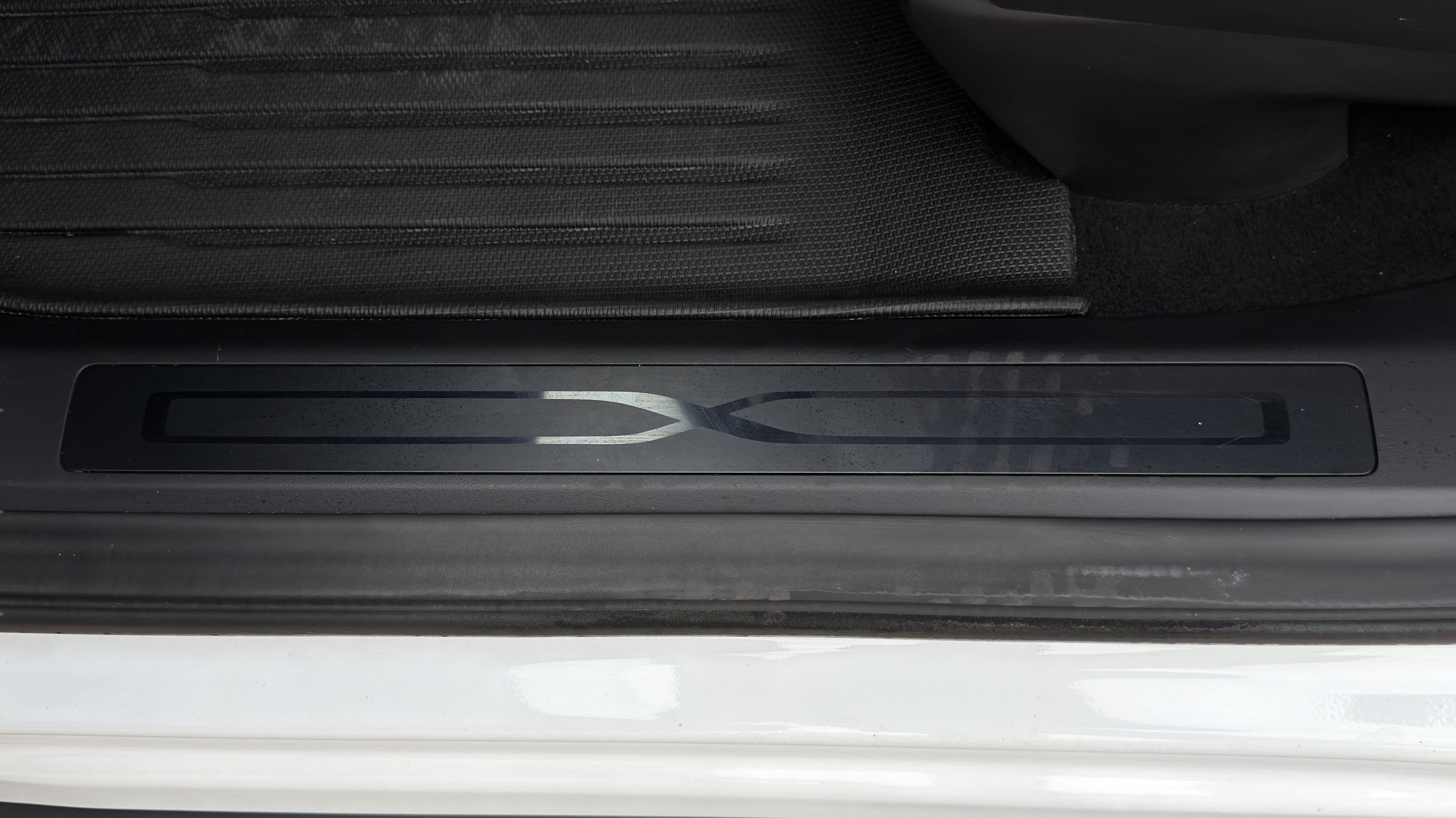 Used 2023 Tesla Model X image 23