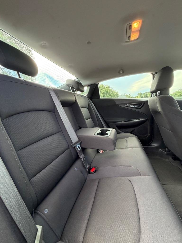 Used 2023 Chevrolet Malibu LT FWD image 17