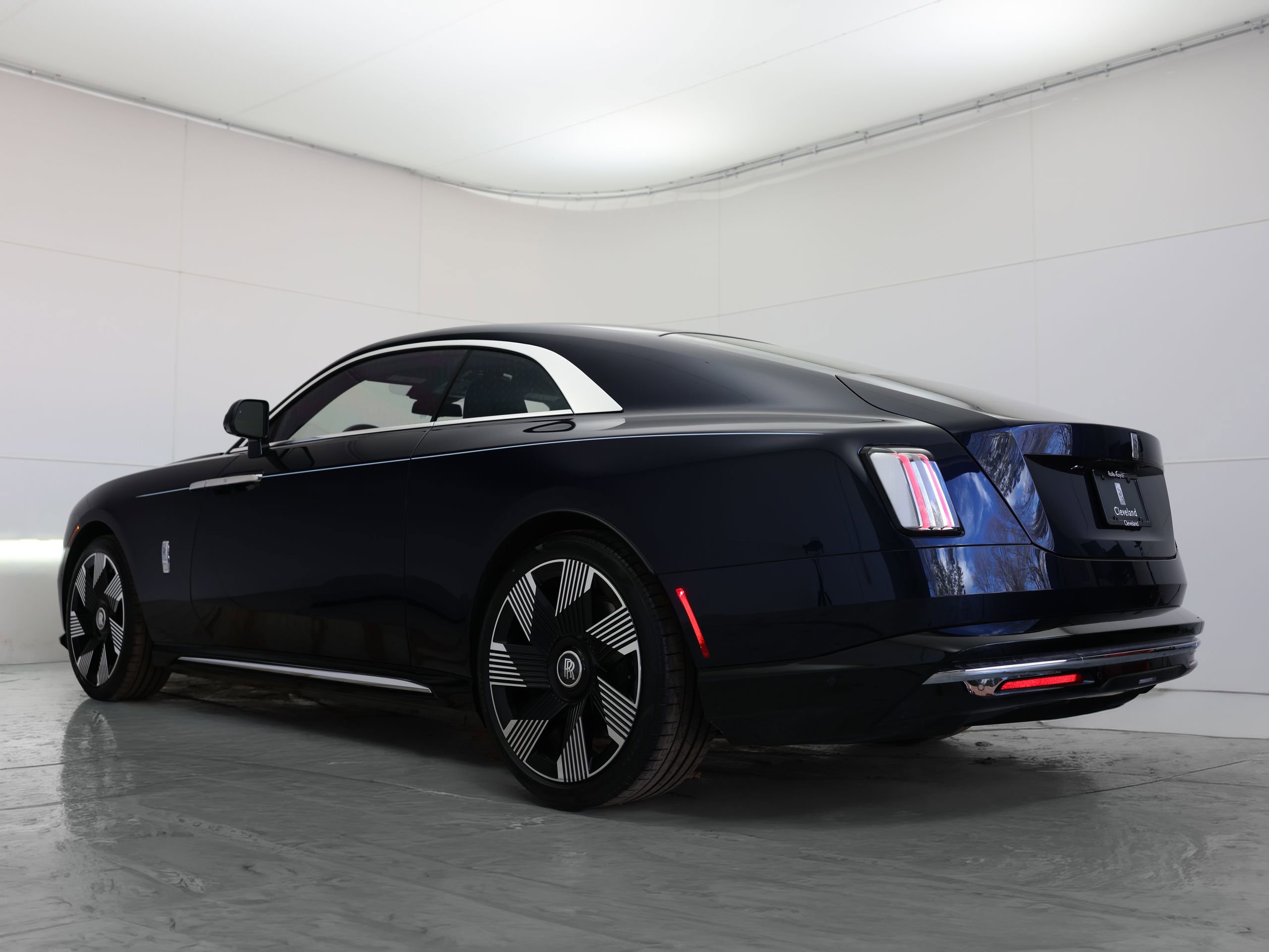 New 2026 Rolls-Royce Spectre Base image 2